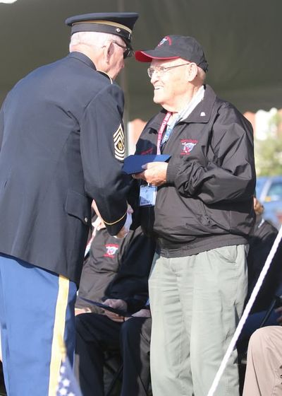 Flight 19, June 17, 2017, North Country Honor Flight photo 10 of 30