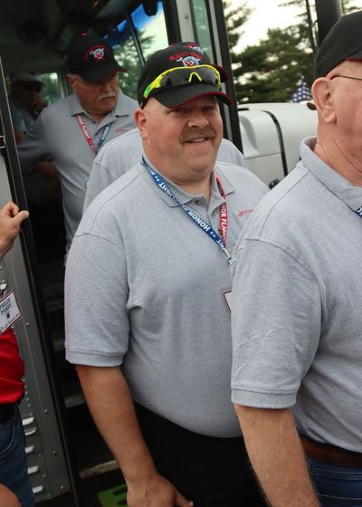 veterans boarding the bus for an Honor Flight